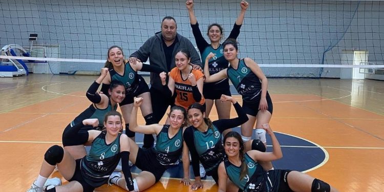 Büyük bayanlarda ikinci finalist, Vakıflar takımı oldu