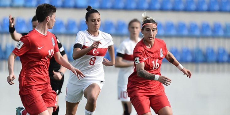 A Milliler, Azerbaycan ile yenişemedi