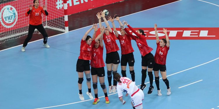 A Milli Kadın Hentbol Takımı’nın Sırbistan karşısındaki hedefi galibiyet