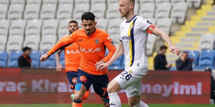 Başakşehir MKE Ankaragücü karşısında