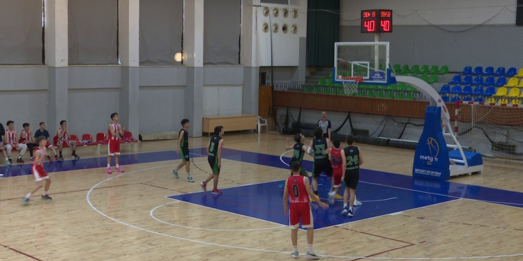 Basketbol U15’te Koopspor finalde