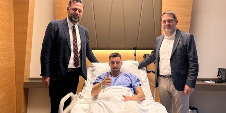 Beşiktaşlı Tayyip Talha Sanuç ameliyat edildi