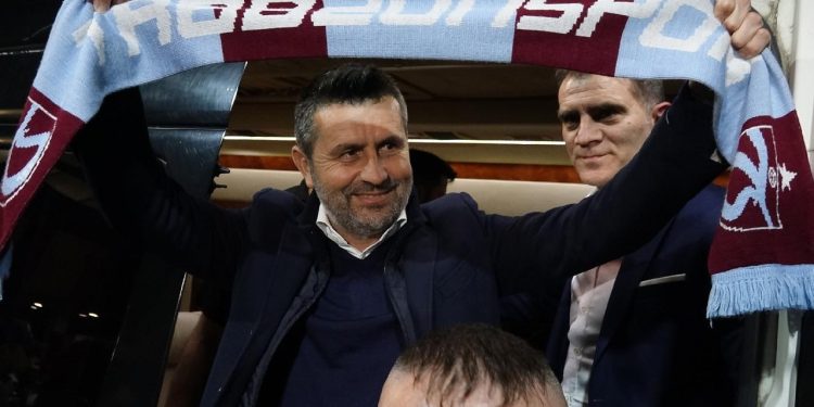 Trabzonspor’un yeni teknik direktörü Nenad Bjelica coşkuyla karşılandı