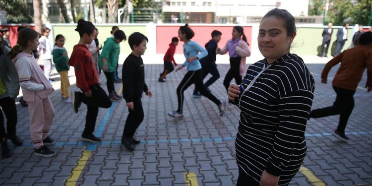 Dünya rekortmeni sporcu ve antrenör Dilara Çevik şampiyonlar yetiştirmek istiyor
