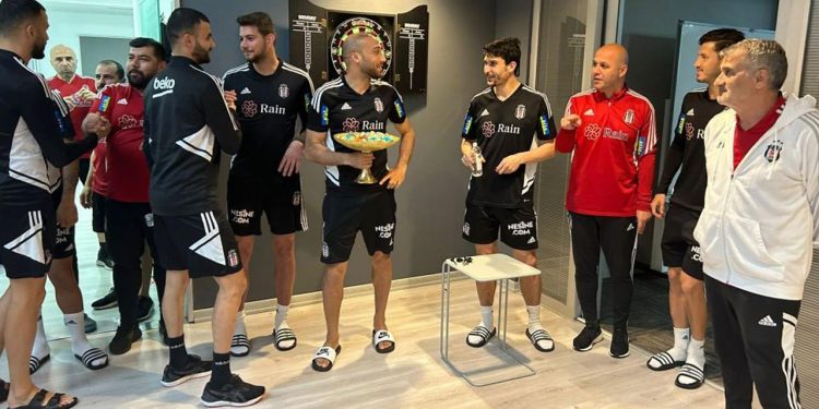 Beşiktaş Futbol Takımı bayramlaştı – Son Dakika Haberleri