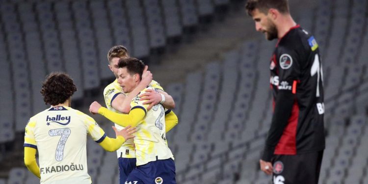 Fenerbahçe Fatih Karagümrük’ü 2-1 mağlup etti