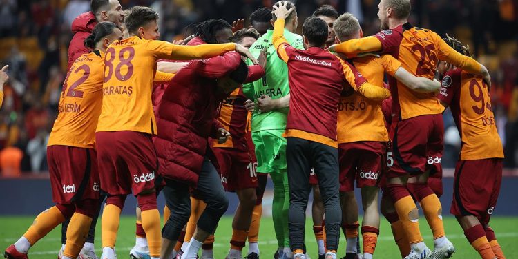Galatasaray evindeki serisini sürdürdü