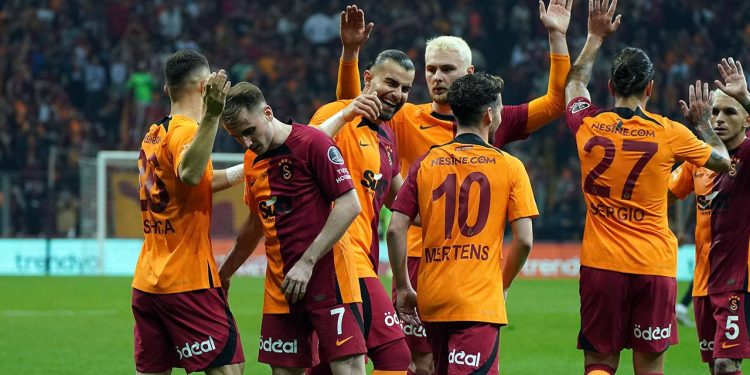 Galatasaray şampiyonluğa “kendinden emin” ilerliyor