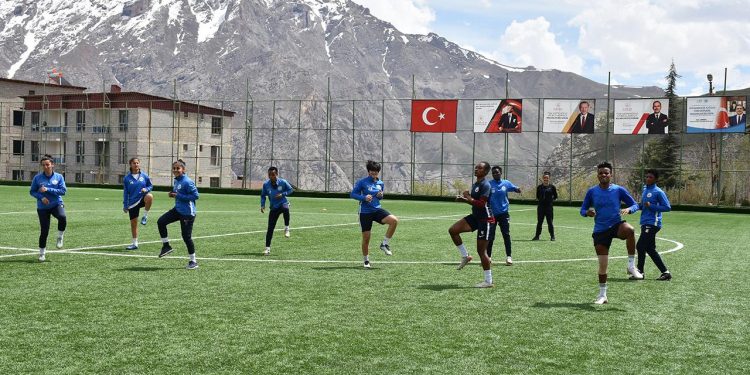 Kadrosunu güçlendiren Hakkarigücü play-off turunu geçmek istiyor