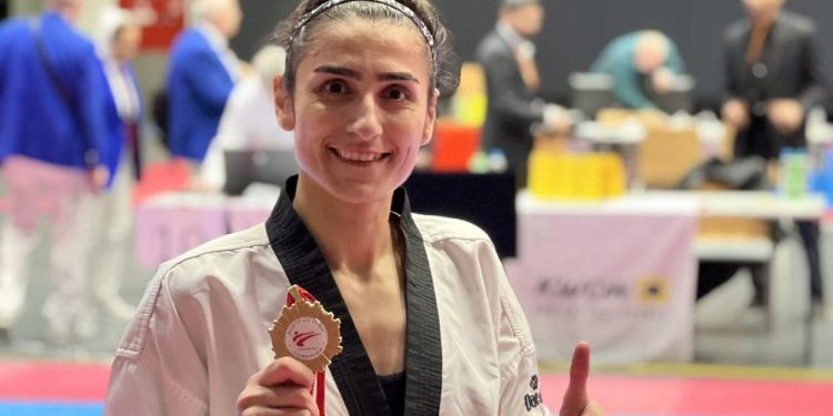 Milli tekvandocu Hatice Kübra İlgün altın madalya kazandı