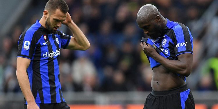 Inter mağlubiyetleri seriye bağladı