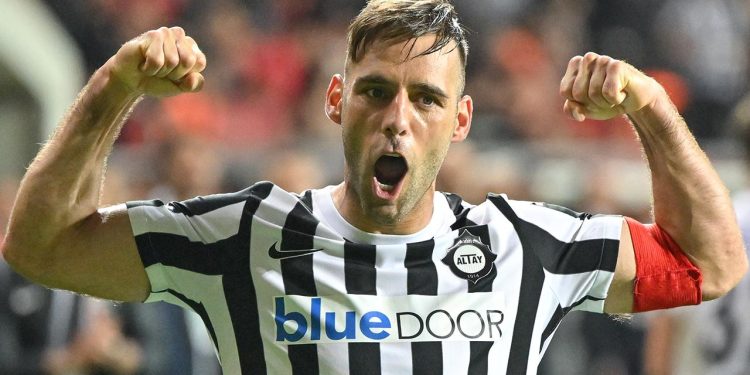 Altaylı Paixao 100 gole ulaştı