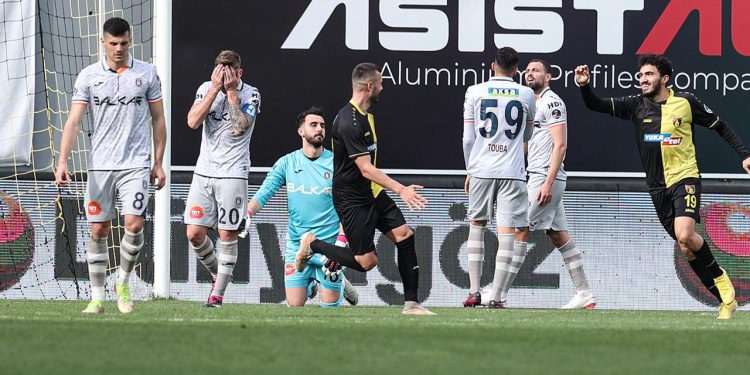 Başakşehir kötü gidişi durduramadı – Son Dakika Haberleri