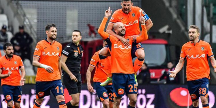 Başakşehir Giresun’da dört golle kazandı