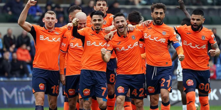 Başakşehir kötü gidişata ‘dur’ dedi