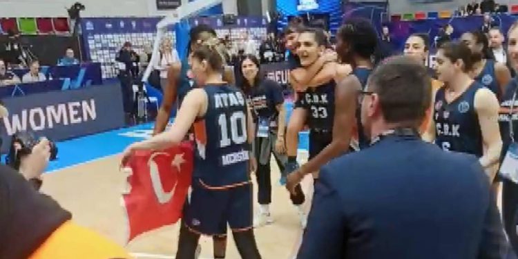 Çekya’da Türk bayrağını hazmedemediler – Son Dakika Haberleri