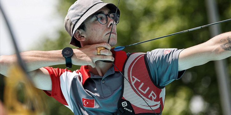 Milli okçu Mete Gazoz’dan bronz madalya