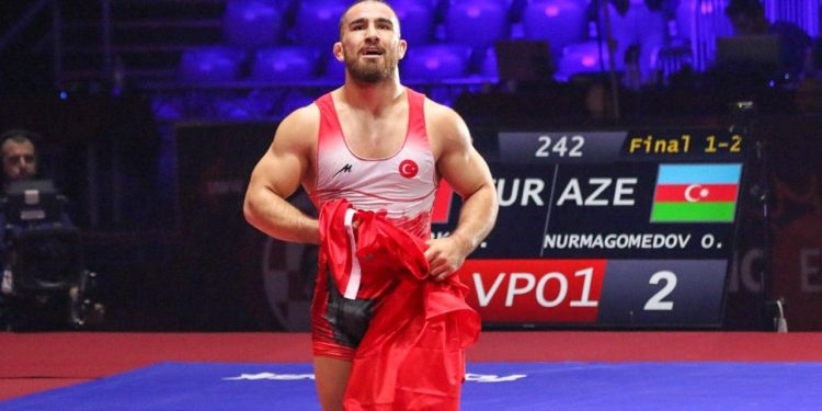 Feyzullah Aktürk üst üste ikinci kez Avrupa şampiyonu