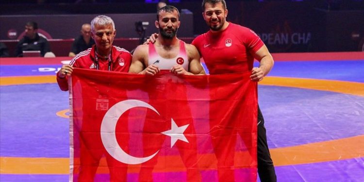 Milli güreşçiler, Avrupa Şampiyonası’nda 17 madalya kazandı