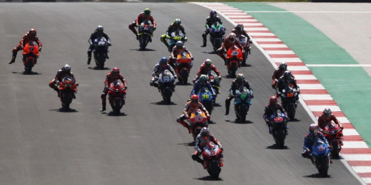 Bezzecchi MotoGP’deki ilk yarış zaferine ulaştı