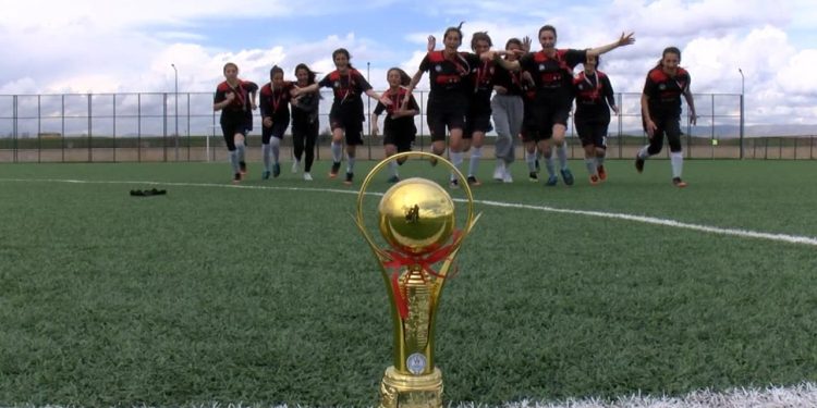 Muş’ta kurulan futbol takımı şampiyon oldu