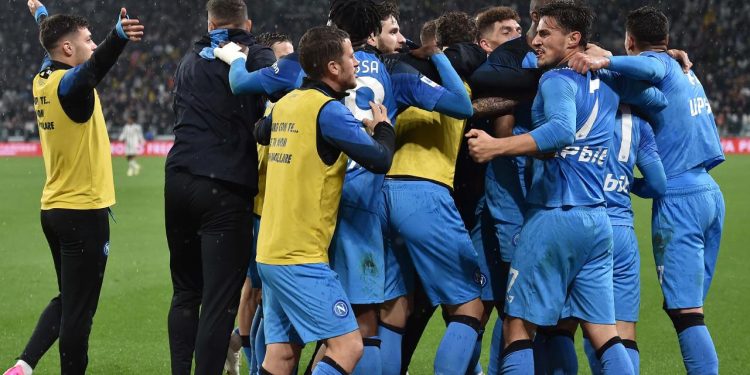 Serie A’da Napoli zirvede arayı açtı