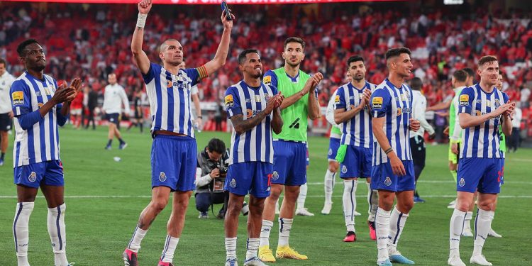 Porto, Benfica’nın 12 maçlık yenilmezlik serisini bitirdi