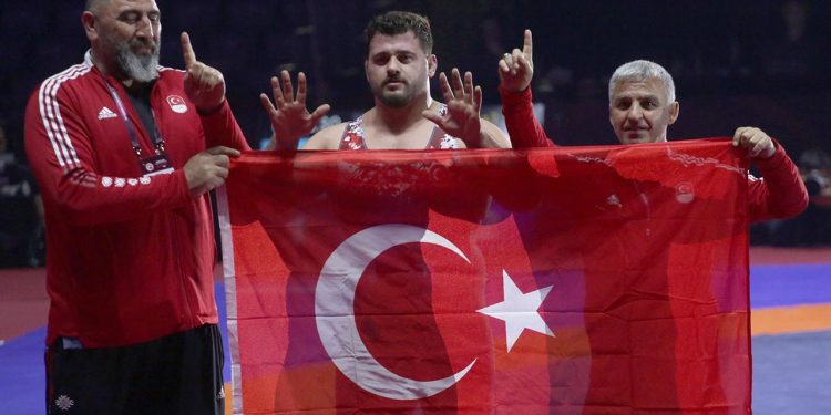 Rıza Kayaalp 12. kez Avrupa şampiyonu