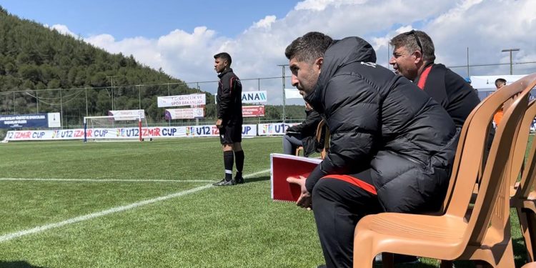 Sabri Sarıoğlu geleceğin yıldızlarını İzmir’de arıyor