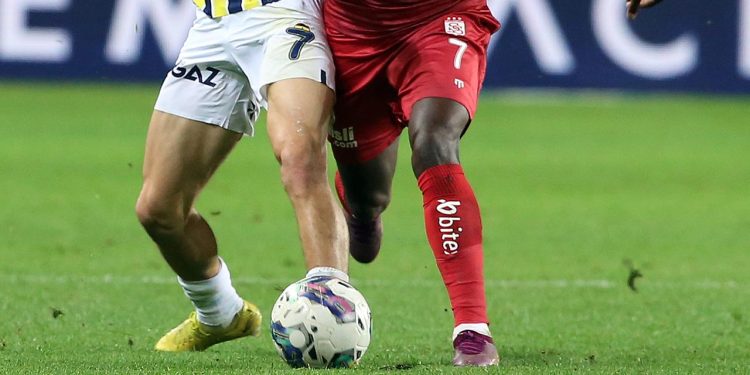 Sivasspor-Fenerbahçe maçının biletleri satışa çıktı