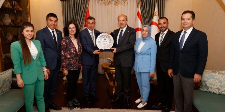 Tatar, Türkiye Üniversite Sporları Federasyonu Yönetim Kurulu’nu kabul etti