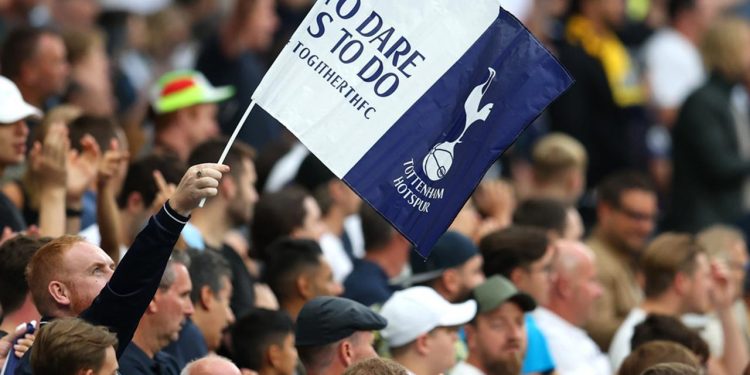 Tottenhamlı futbolcular taraftarların bilet ücretini geri ödeyecek