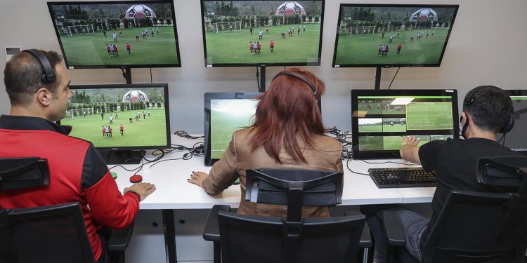 Ümraniyespor 8 karşılaşmanın VAR kayıtlarının açıklanmasını talep etti