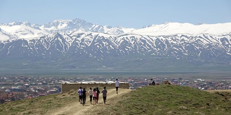 Yüksekova 18 yıl sonra Tekerlekli Kayak Şampiyonası’na ev sahipliği yapacak