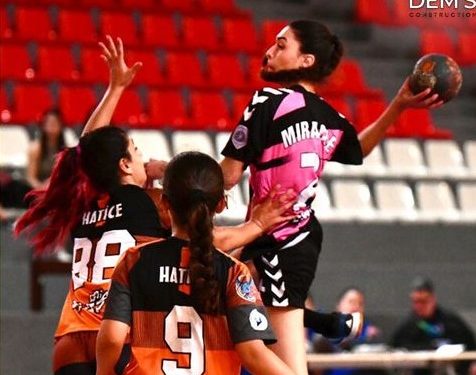 Hentbolda Miracle Esentepe galip: 43-25