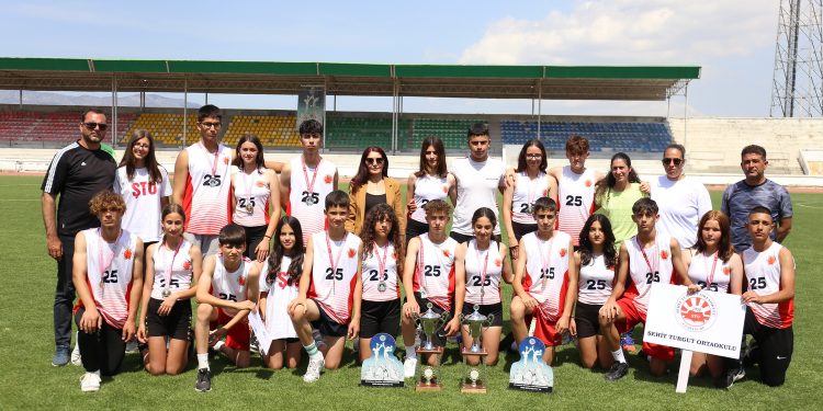 Şampiyon Melekler Yıldızlar Atletizm Final Yarışları tamamlandı