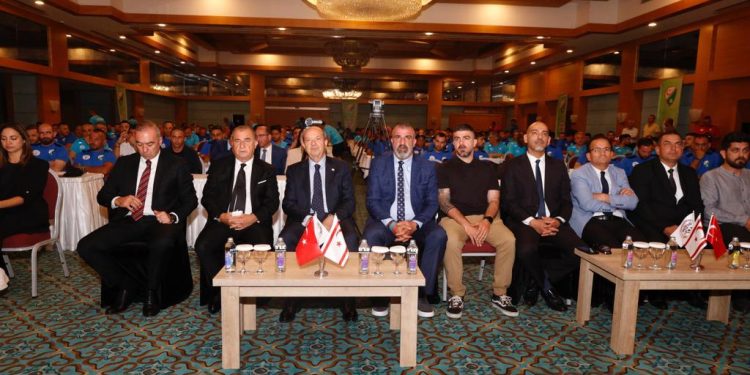 Cumhurbaşkanı Tatar, “Süleyman Göktaş Antrenör Gelişim Semineri”nin açılışına katıldı