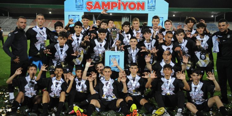 U16’larda Yenicami Şampiyon