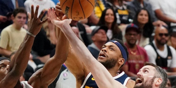 Denver öne geçti: 109-94
