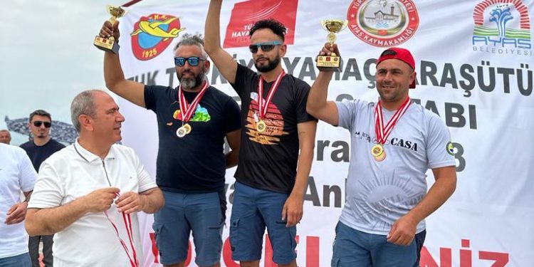 Yamaç paraşütçüler 2. etapta da birinci