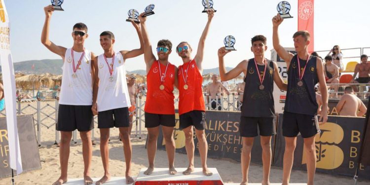 U20 plaj voleybolcularından başarı