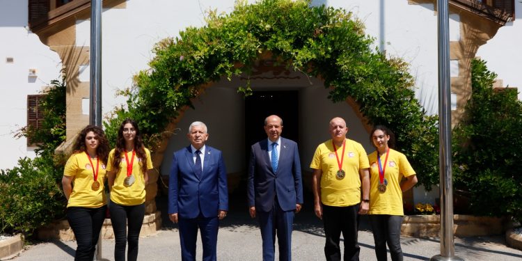 “Çağ dışı spor ambargolarına rağmen sporcularımızın elde ettiği başarılar tüm dünyaya verilen en güçlü mesajdır”