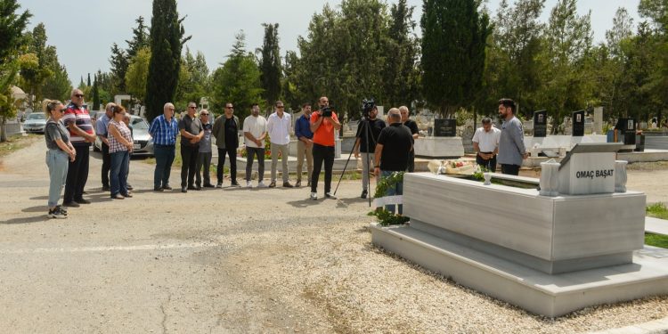 Omaç Başat kabri başında anıldı