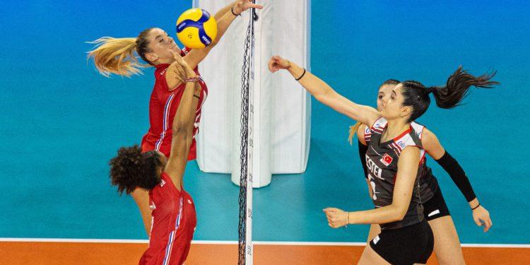 Ceyda-Ceylin’li Türkiye galip