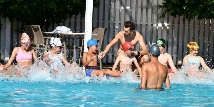 KTSYD yüzme kursları başladı