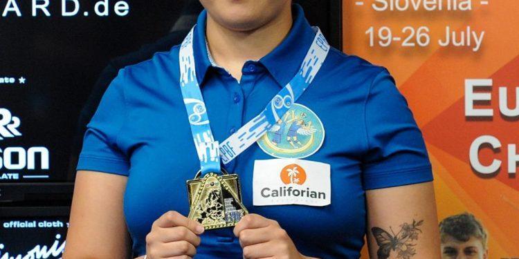 Alara’dan yine kürsü