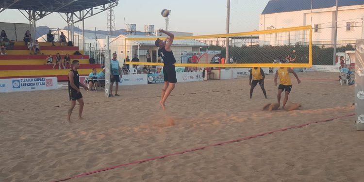 Plajda Şampiyon Melekler Sezonu