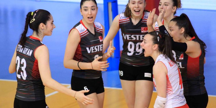 Ceyda ve Ceylin’li Türkiye finalde