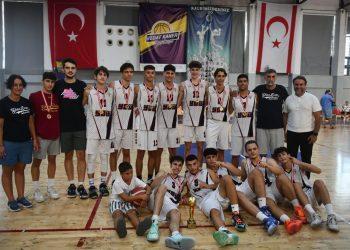 U17 Erkekler Ligi’nde şampiyon YDÜ