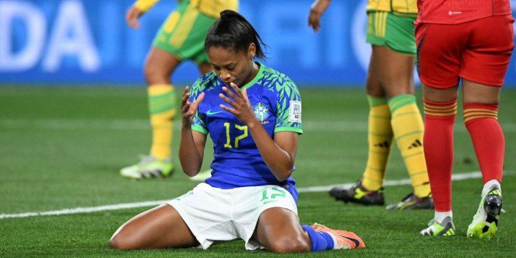 Brezilya 28 yıl sonra 2.turu göremedi